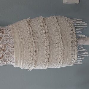 American eagle size 6 tiered crochet lace skirt in cream